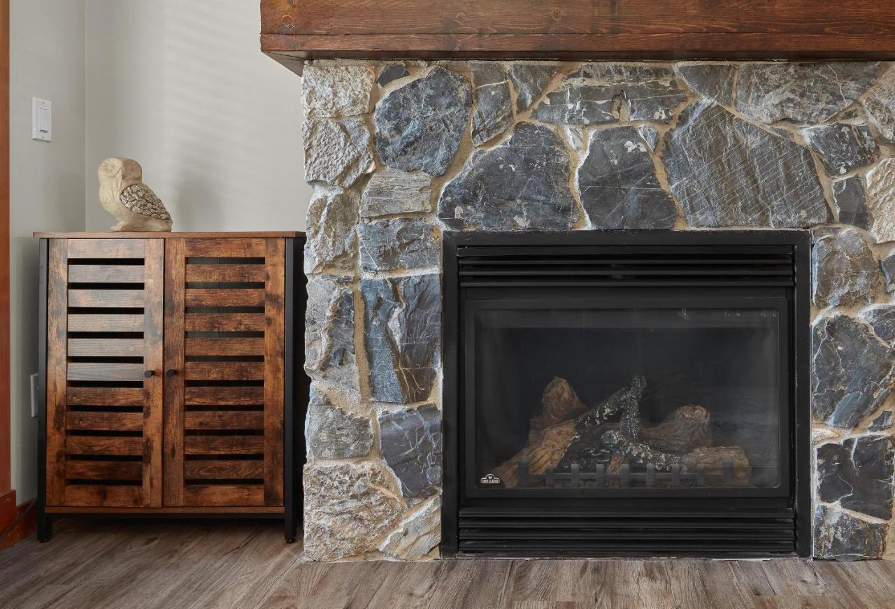 Newly Renovated Grizzly Lodge, Spacious 3Br 2Ba With Open Pool, Hot Tub Canmore Luaran gambar
