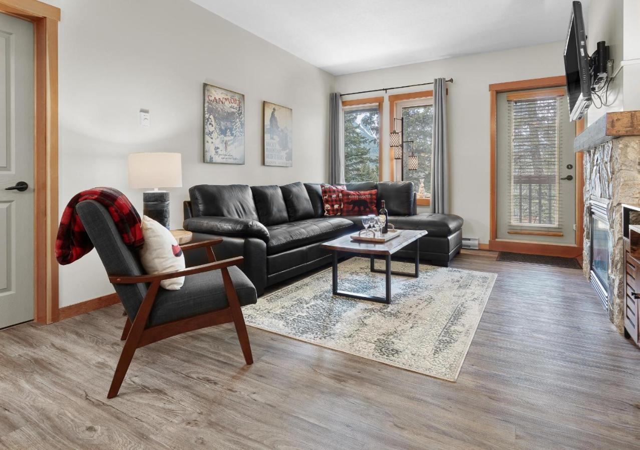 Newly Renovated Grizzly Lodge, Spacious 3Br 2Ba With Open Pool, Hot Tub Canmore Luaran gambar