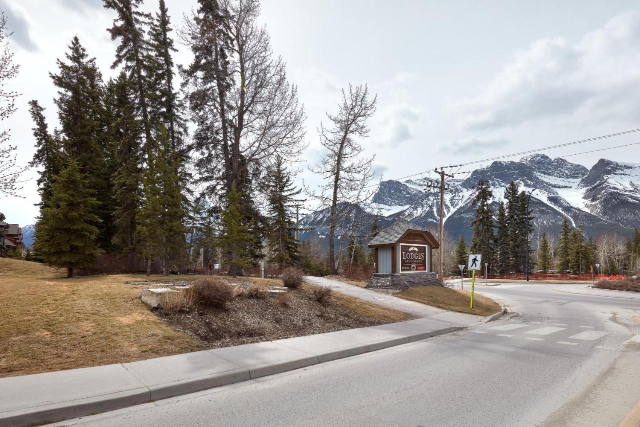 Newly Renovated Grizzly Lodge, Spacious 3Br 2Ba With Open Pool, Hot Tub Canmore Luaran gambar